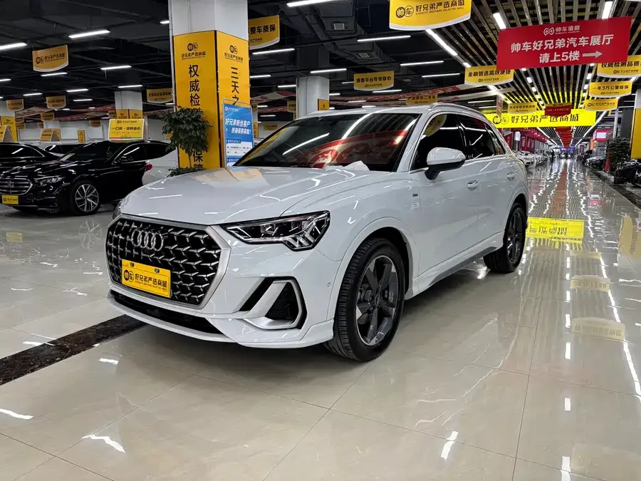 Audi Q3 2024 35 TFSI Fashion Dynamic Edition 2024 — фото 1, купить с доставкой в Москву