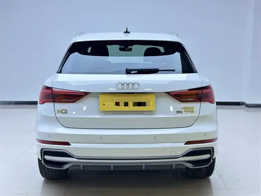 Audi Q3 2022 35 TFSI aggressive and dynamic model 2022 — миниатюра 4