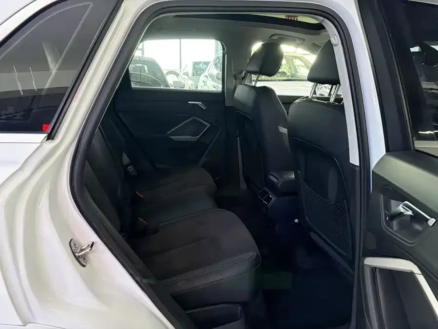 Audi Q3 2022 35 TFSI Fashionable and Dynamic 2022 — миниатюра 5