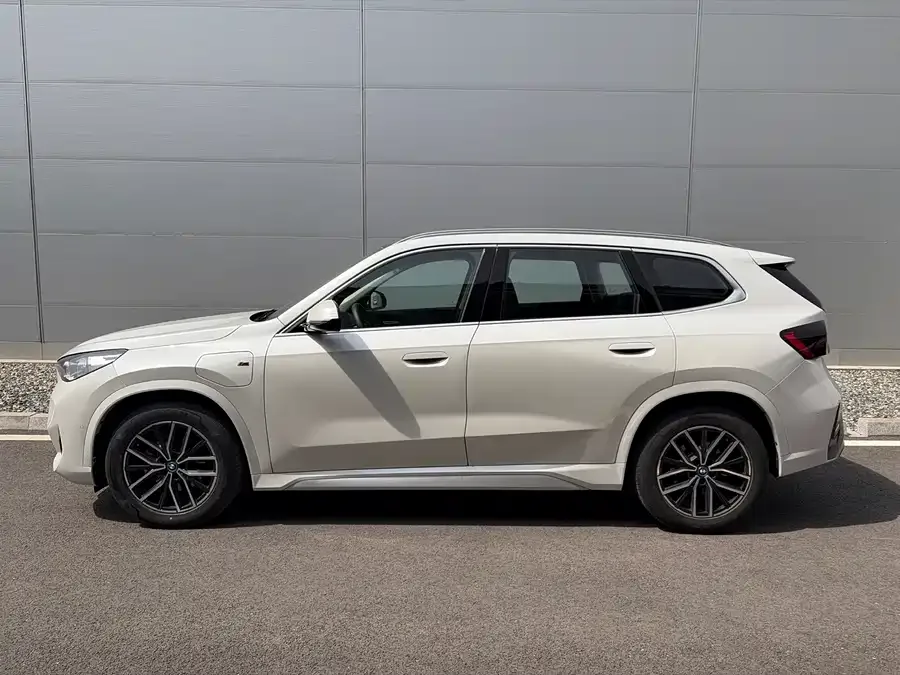 BMW iX1 2023 eDrive25L M Sport Package 2025 — миниатюра 2