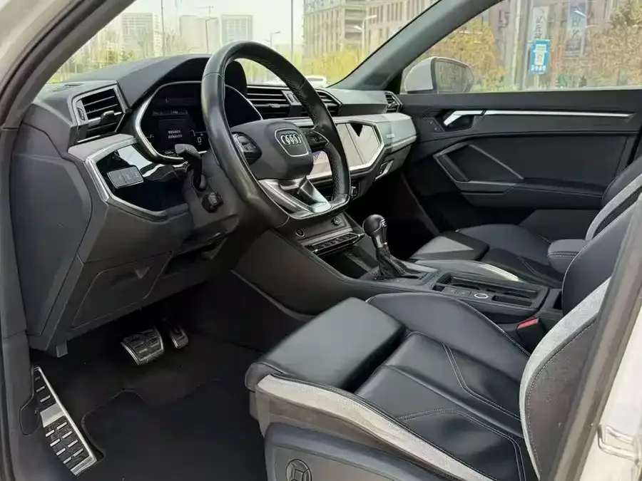 Audi Q3 2024 35 TFSI Fashion Dynamic Edition 2024 — миниатюра 4