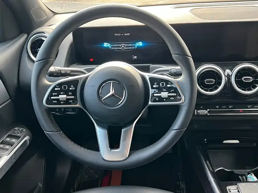 Mercedes-Benz GLB-Class Mercedes-Benz GLB 2023 GLB 200 Fashion Edition 2023 — миниатюра 4