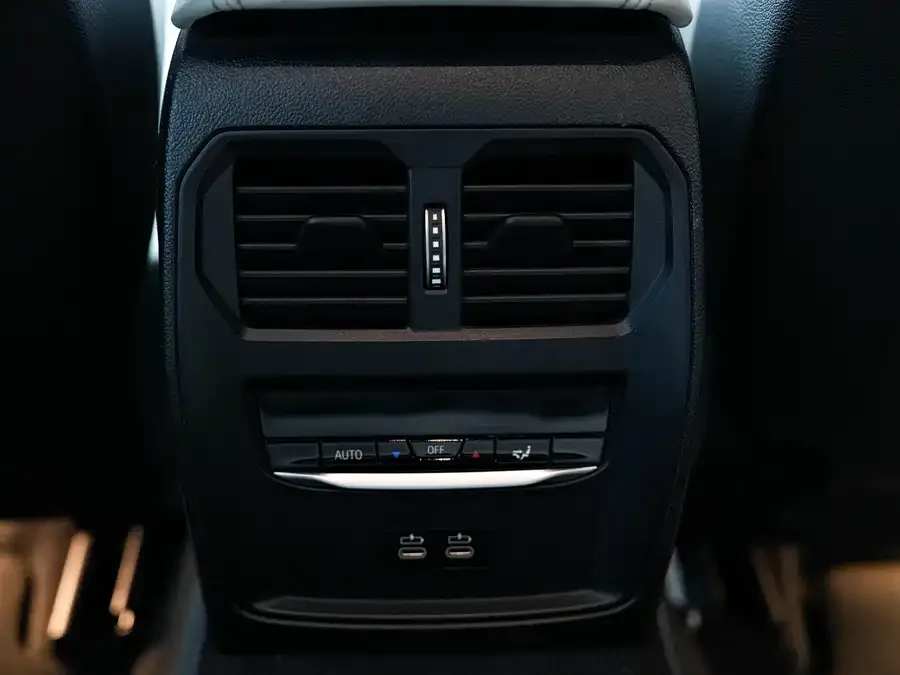 BMW M3 2023 M3 Sedan Thunder Edition 2024 — миниатюра 3