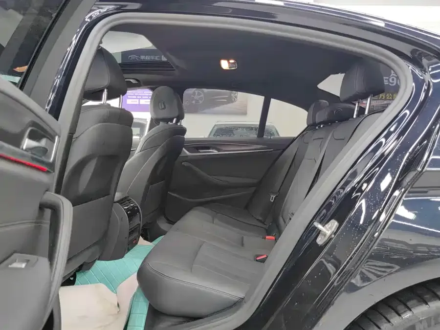 BMW 5 Series BMW 5 Series (Imported) 2022 525i M Sport Package 2023 — миниатюра 3