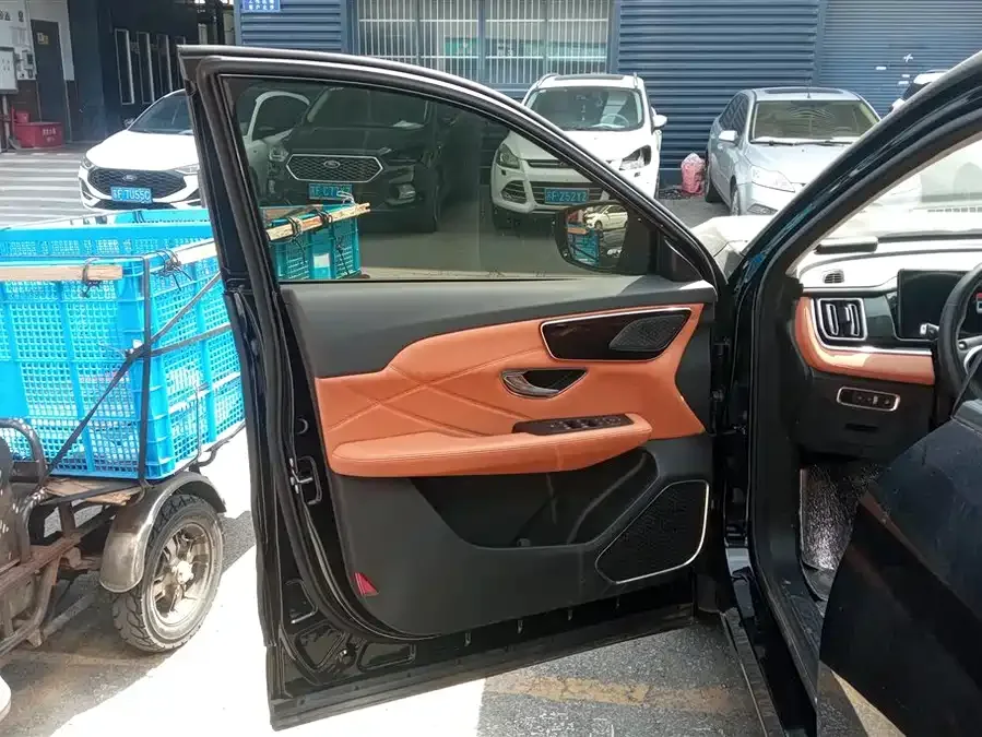 Jetour L7 Jetour Mountain & Sea L7 2024 1.5T 120km PRO 7-seater 2025 — миниатюра 4