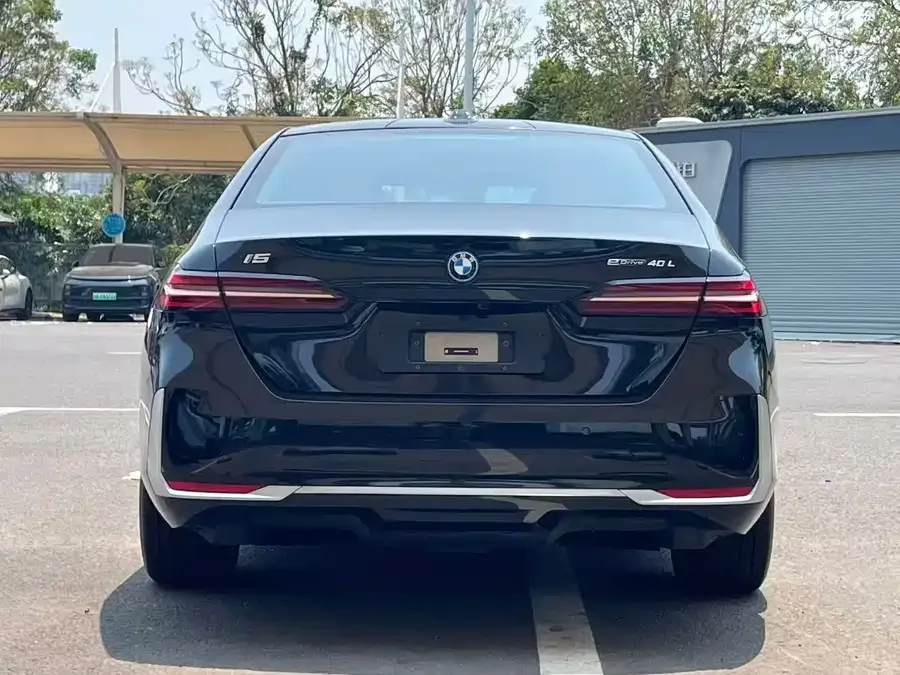 BMW i5 2025 eDrive 35L Luxury Package 2025 — миниатюра 2