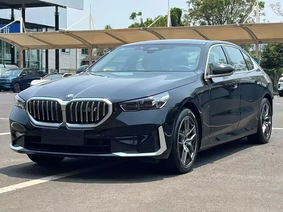 BMW i5 2025
