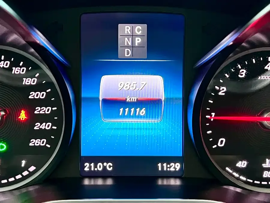 Mercedes-Benz Class V Mercedes-Benz V-Class 2022 V 260 L Long Wheelbase Premium Edition 2024 — миниатюра 4