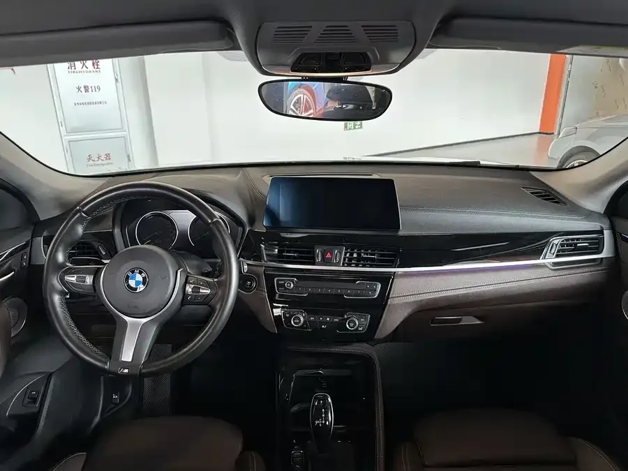 BMW X2 2021 sDrive25i Leading M Off-Road Package 2022 — миниатюра 3