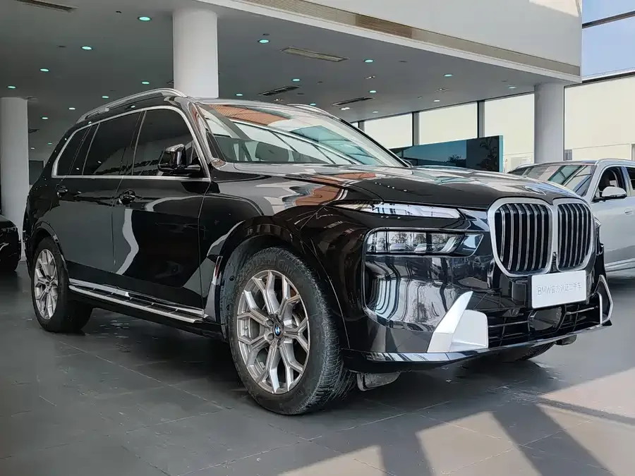 BMW X7 2024 xDrive40i Leading Luxury Package 2024 — миниатюра 2