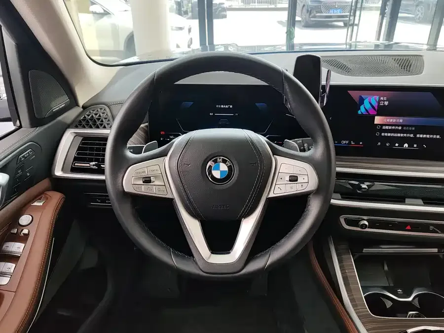 BMW X7 2024 xDrive40i Leading Luxury Package 2024 — миниатюра 4