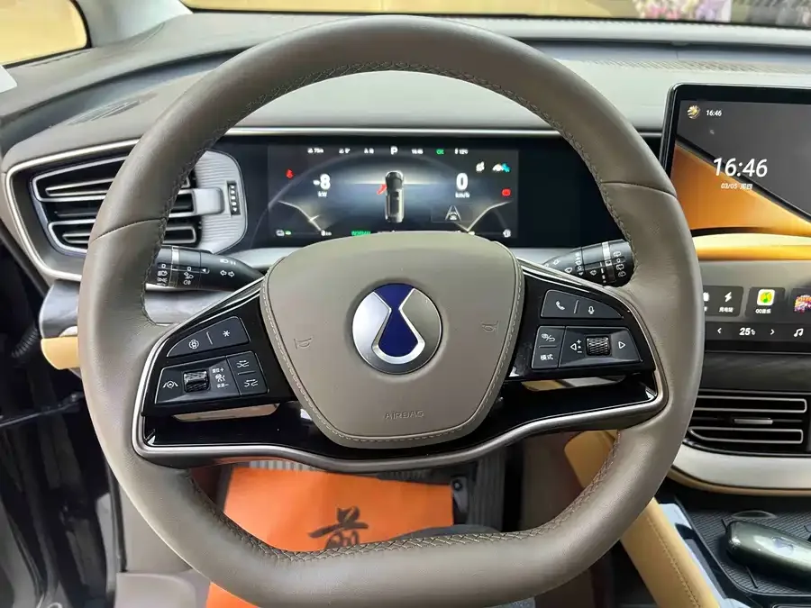 BYD D9 DENZA D9 2024 DM-i 1050 Premium Edition 2024 — миниатюра 4