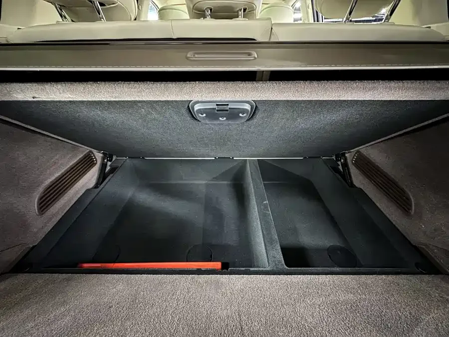 AITO M7 QM7 2024 1.5T RWD Plus Edition 5 Seaters 2024 — миниатюра 5