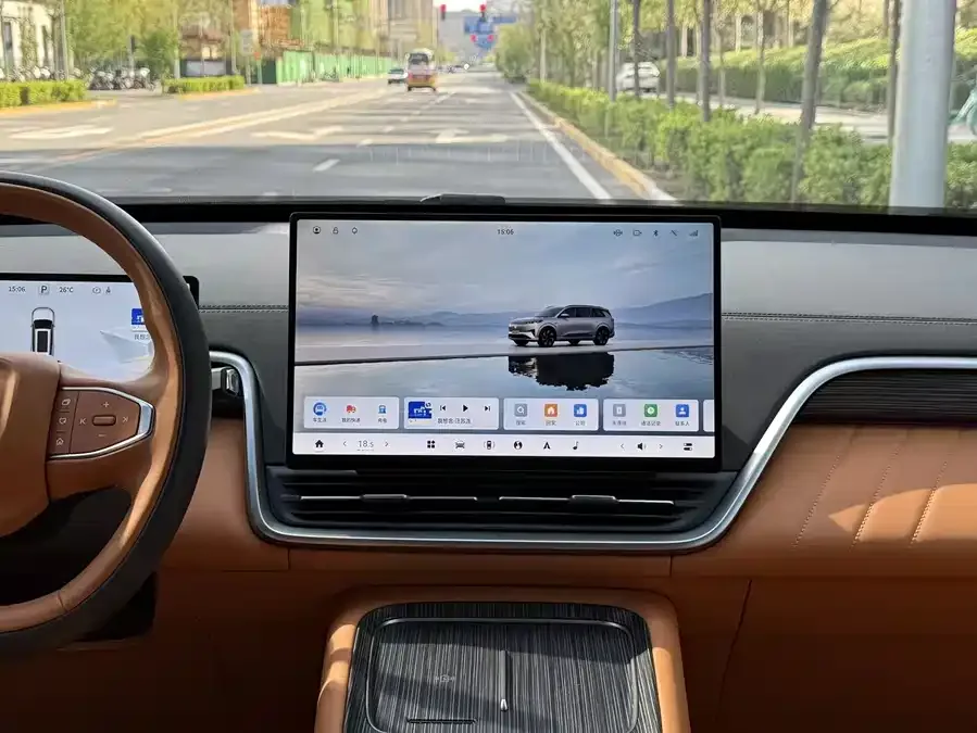 Dongfeng e008 e008 2025 210Ultra Smart Driving Edition 5 Seaters 2025 — миниатюра 3