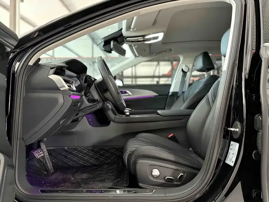 Hongqi H5 Hongqi H5 2024 2.0T Automatic Intelligent Connection Flagship Chang Edition 2023 — миниатюра 3