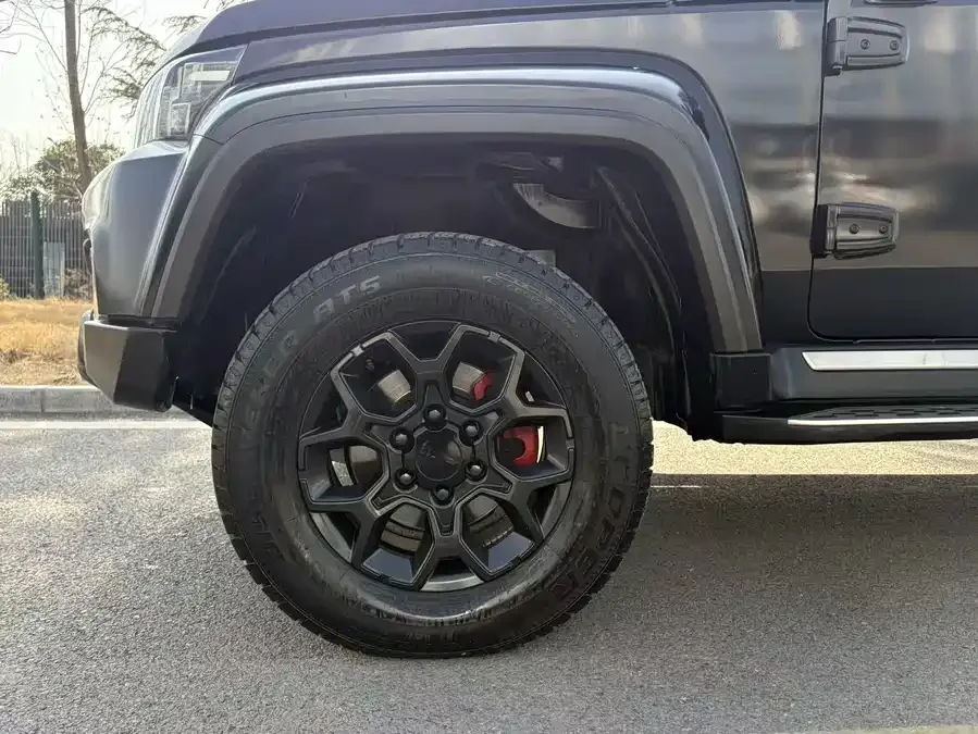 BAIC BJ40 Beijing Off-road BJ40 2023 2.0D Automatic 4WD Blade Hero Edition Knight Edition 2023 — миниатюра 2