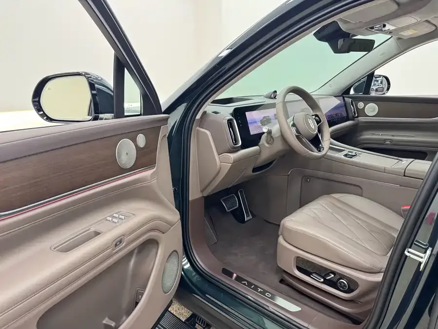 AITO M9 Wenjie M9 2024 Extended Range Max Edition 42kWh 5-seater Edition 2024 — миниатюра 4
