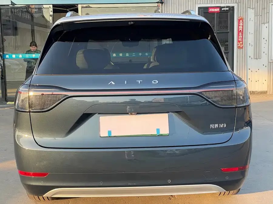 AITO M9 M9 2024 Extended Range Ultra Edition 52kWh 6-seater Edition 2024 — миниатюра 2
