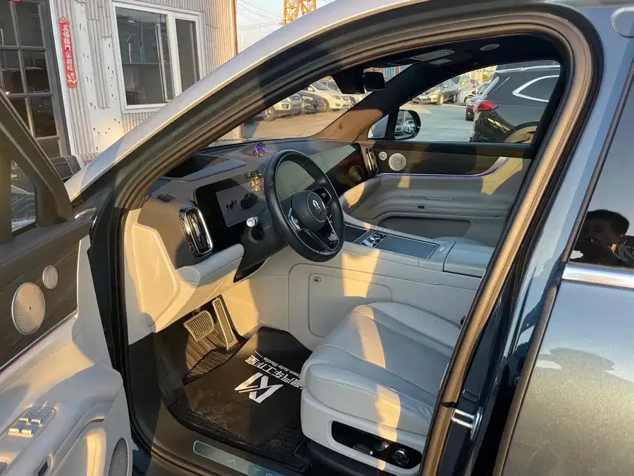 AITO M9 M9 2024 Extended Range Ultra Edition 52kWh 6-seater Edition 2024 — миниатюра 3