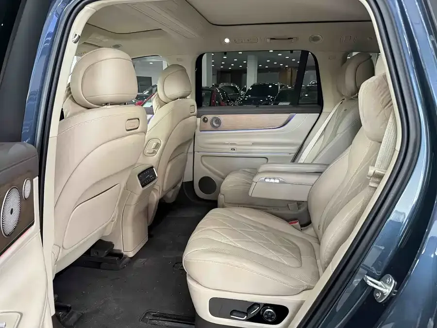 AITO M9 M9 2024 Extended Range Ultra Edition 42kWh 6-seater Edition 2024 — миниатюра 2