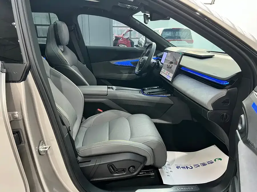 Lynk & Co 08 EM-P Lynk & Co 08 EM-P 2025 model 120km long range Pro 2025 — миниатюра 4