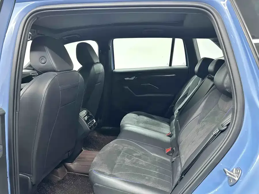 Volkswagen Tiguan L Tiguan L 2024 Pro 380TSI 4WD R-Line Premium Edition 2024 — миниатюра 2