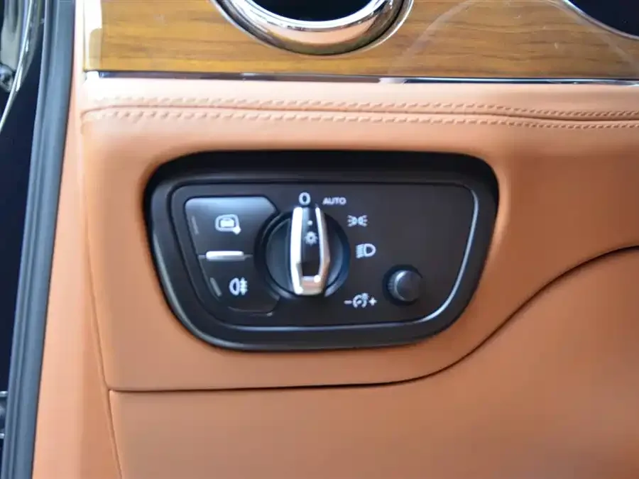 Bentley Bentayga Bentayga 2022 4.0T V8 2022 — миниатюра 4