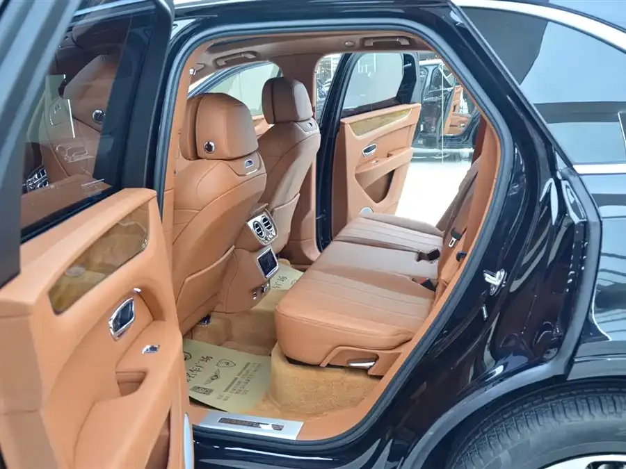 Bentley Bentayga Bentayga 2022 4.0T V8 2022 — миниатюра 5