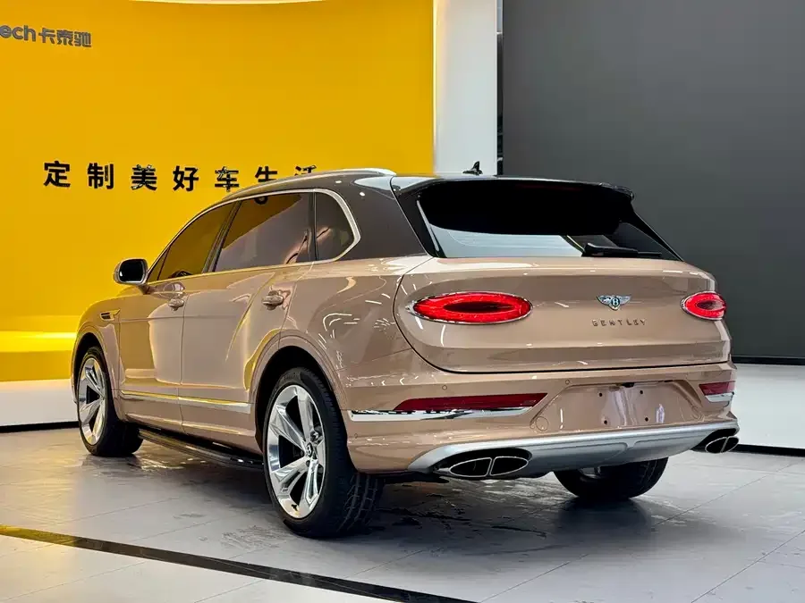 Bentley Bentayga Bentayga 2023 4.0T V8 Long Wheelbase Edition 2023 — миниатюра 2