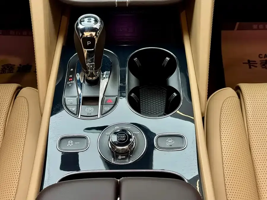 Bentley Bentayga Bentayga 2023 4.0T V8 Long Wheelbase Edition 2023 — миниатюра 5