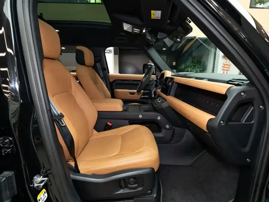 Land Rover guard Land Rover Defender 2024 110 5.0T V8 2025 — миниатюра 3