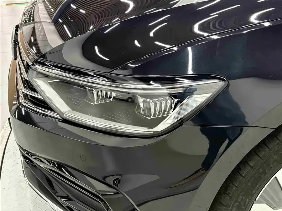 Volkswagen Magotan GTE plug-in hybrid Magotan GTE plug-in hybrid 2022 GTE luxury model 2022 — миниатюра 3