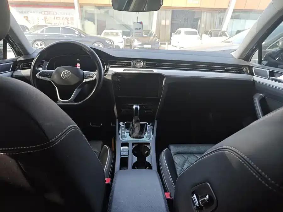 Volkswagen Magotan GTE plug-in hybrid Magotan GTE plug-in hybrid 2022 GTE luxury model 2023 — миниатюра 4