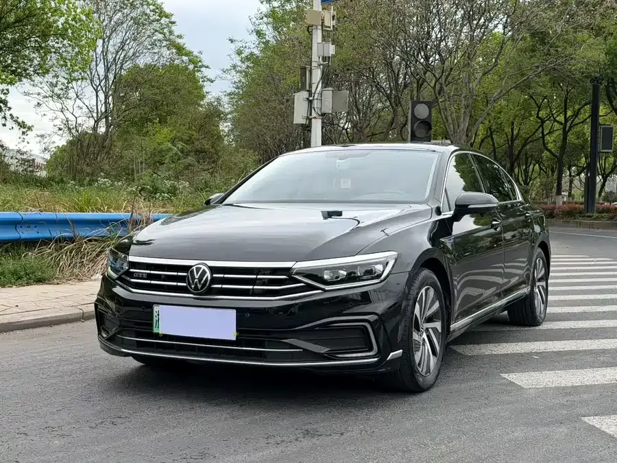 Volkswagen Magotan GTE plug-in hybrid Magotan GTE plug-in hybrid 2022 GTE luxury model 2022 — фото 1, купить с доставкой в Москву