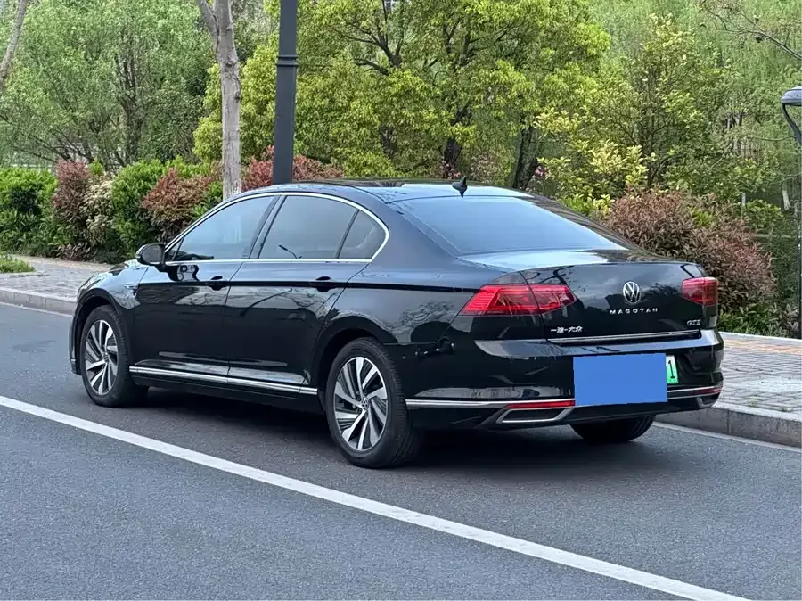 Volkswagen Magotan GTE plug-in hybrid Magotan GTE plug-in hybrid 2022 GTE luxury model 2022 — миниатюра 4