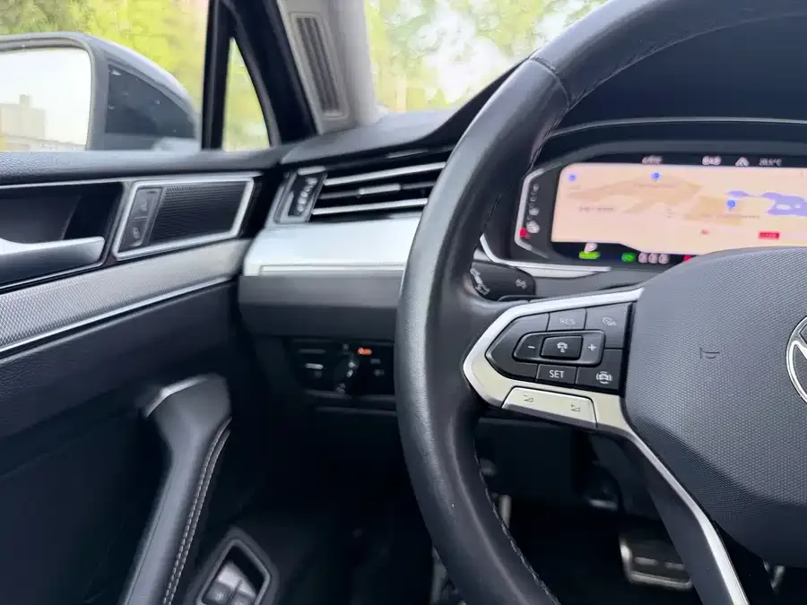 Volkswagen Magotan GTE plug-in hybrid Magotan GTE plug-in hybrid 2022 GTE luxury model 2023 — миниатюра 3