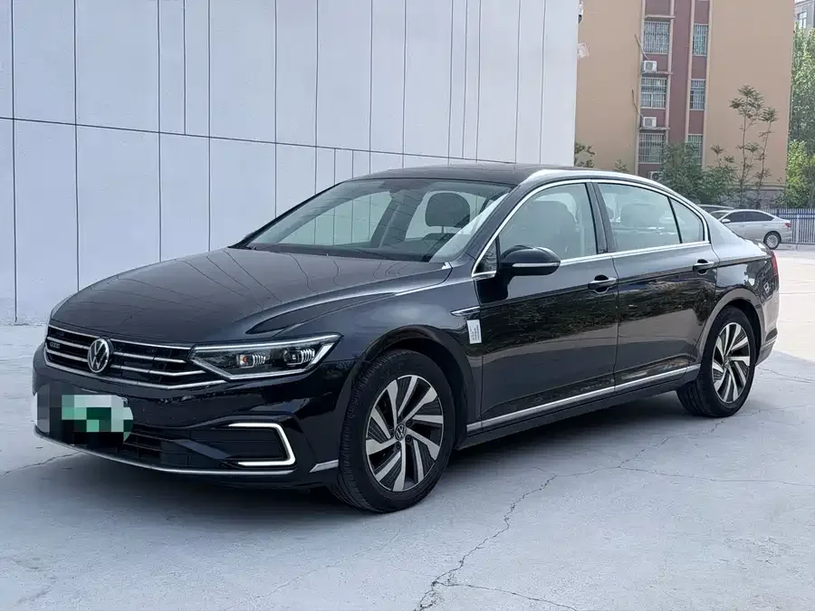 Volkswagen Magotan GTE plug-in hybrid Magotan GTE plug-in hybrid 2022 GTE luxury model 2023 — фото 1, купить с доставкой в Москву