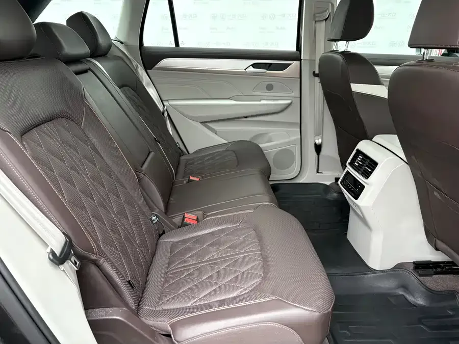 Volkswagen Tavendor 2023 Lanxun 380TSI 4WD R-Line Touring Edition 2023 — миниатюра 3