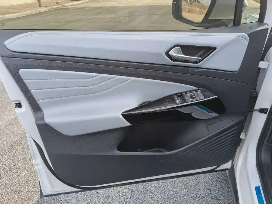 Volkswagen ID.4 X ID.4 X 2025 Smart Edition Pure Smart Edition 2025 — миниатюра 5