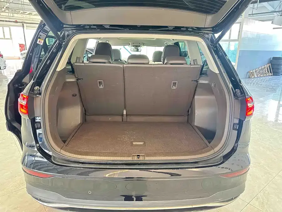 Volkswagen Viloran Weiran 2024 330TSI Deluxe Edition 2023 — миниатюра 5
