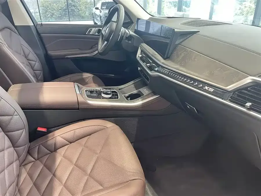 BMW X5 2023 xDrive 30Li Exclusive M Sport Package 2024 — миниатюра 3