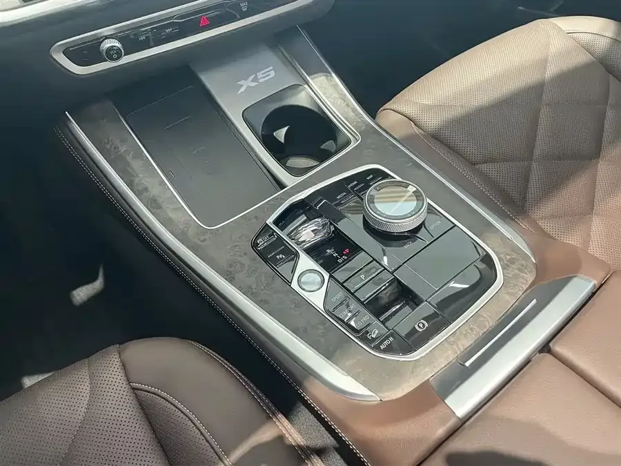 BMW X5 2023 xDrive 30Li Exclusive M Sport Package 2024 — миниатюра 4