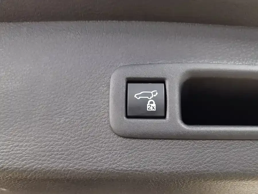 Toyota Sienna SIENNA 2021 2.5L Hybrid Premium Edition 2022 — миниатюра 5