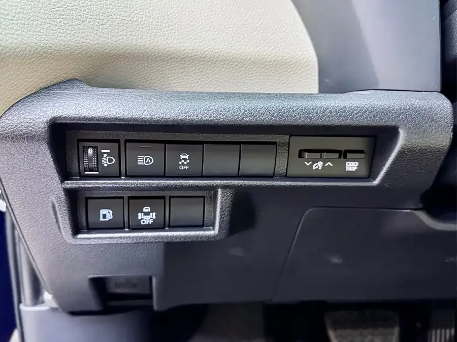 Toyota Sienna SIENNA 2021 2.5L Hybrid Supreme Edition 2022 — миниатюра 4
