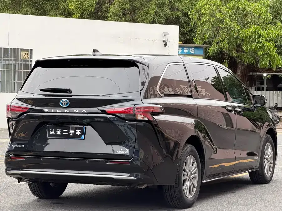 Toyota Sienna SIENNA 2021 2.5L Hybrid Luxury Edition 2023 — миниатюра 4