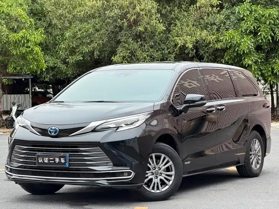 Toyota Sienna SIENNA 2021 2.5L Hybrid Luxury Edition 2023 — фото 1, купить с доставкой в Москву