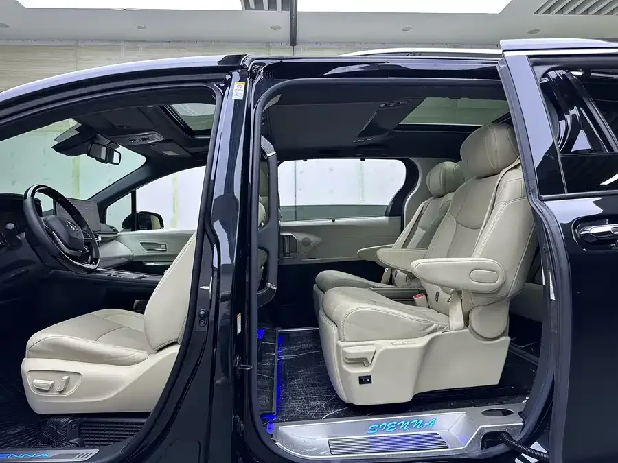 Toyota Sienna SIENNA 2021 2.5L Hybrid Supreme Edition 2022 — миниатюра 3