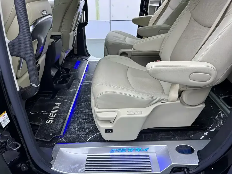 Toyota Sienna SIENNA 2021 2.5L Hybrid Supreme Edition 2022 — миниатюра 4