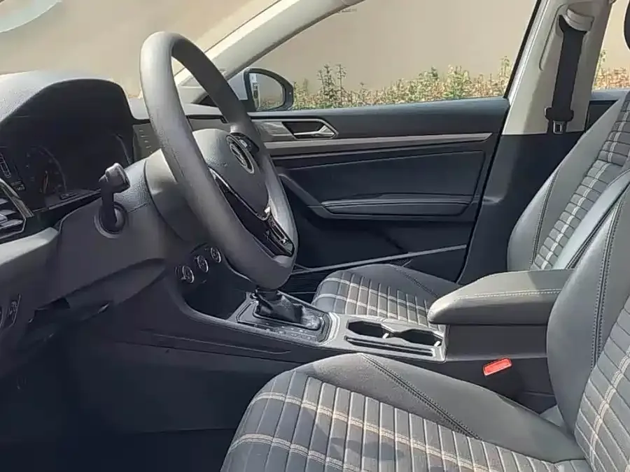 Volkswagen Lavida Lavida 2022 1.5L Automatic Comfort Edition 2022 — миниатюра 3