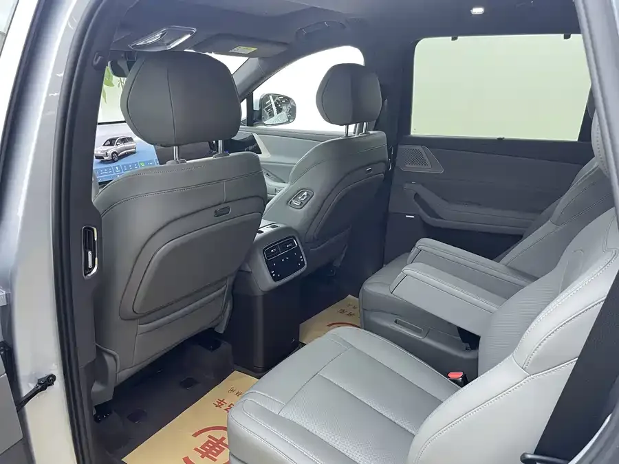 BYD N8L Denza N8L 2025 Premium Edition 2026 — миниатюра 2